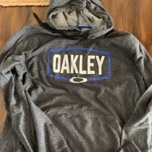 Men’s Oakley Hoodie. Size Large.